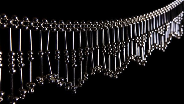 Елочное украшение-подвеска из жемчуга и стекляруса Елочное украшение-подвеска из жемчуга и стекляруса